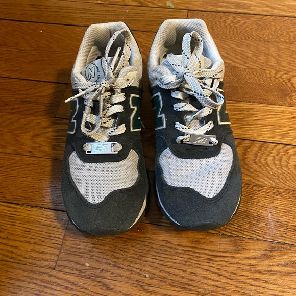 Kids New Balance sneakers, Size 2.5 - Picture 4 of 4